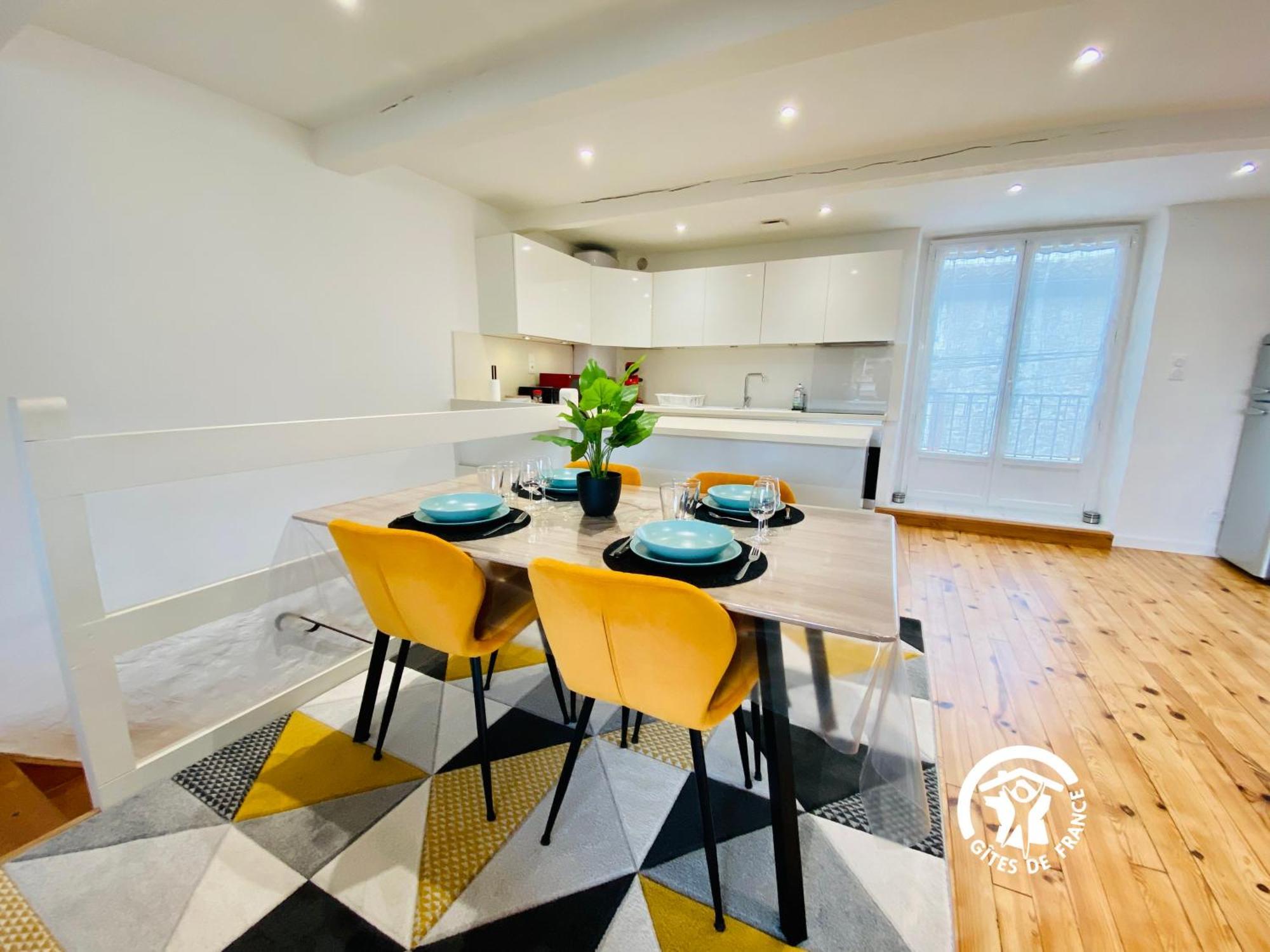 Loft Cocon Climatise - Imprenable Vue Sur Le Chateau Comtal قرقشونه المظهر الخارجي الصورة