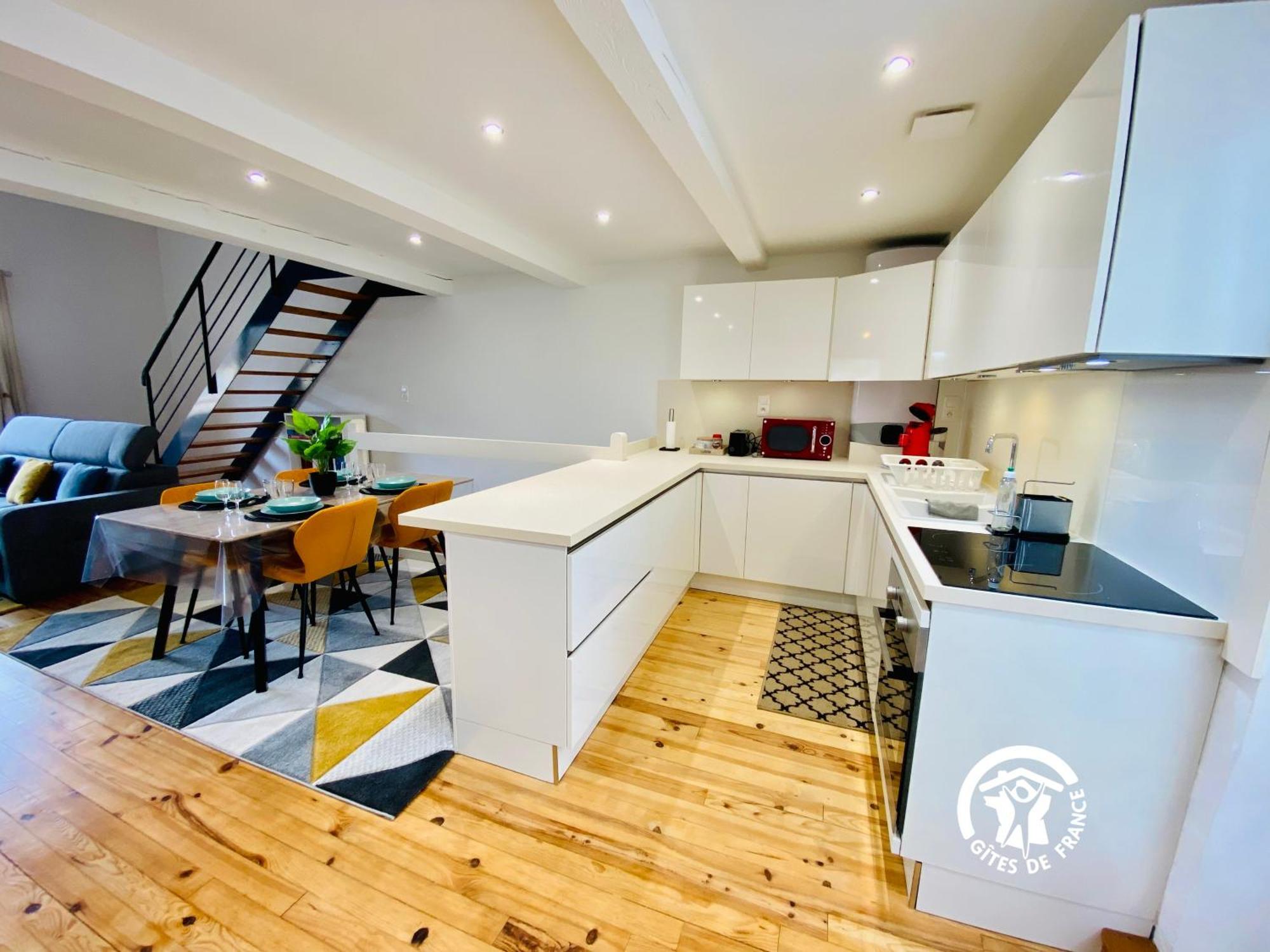 Loft Cocon Climatise - Imprenable Vue Sur Le Chateau Comtal قرقشونه المظهر الخارجي الصورة