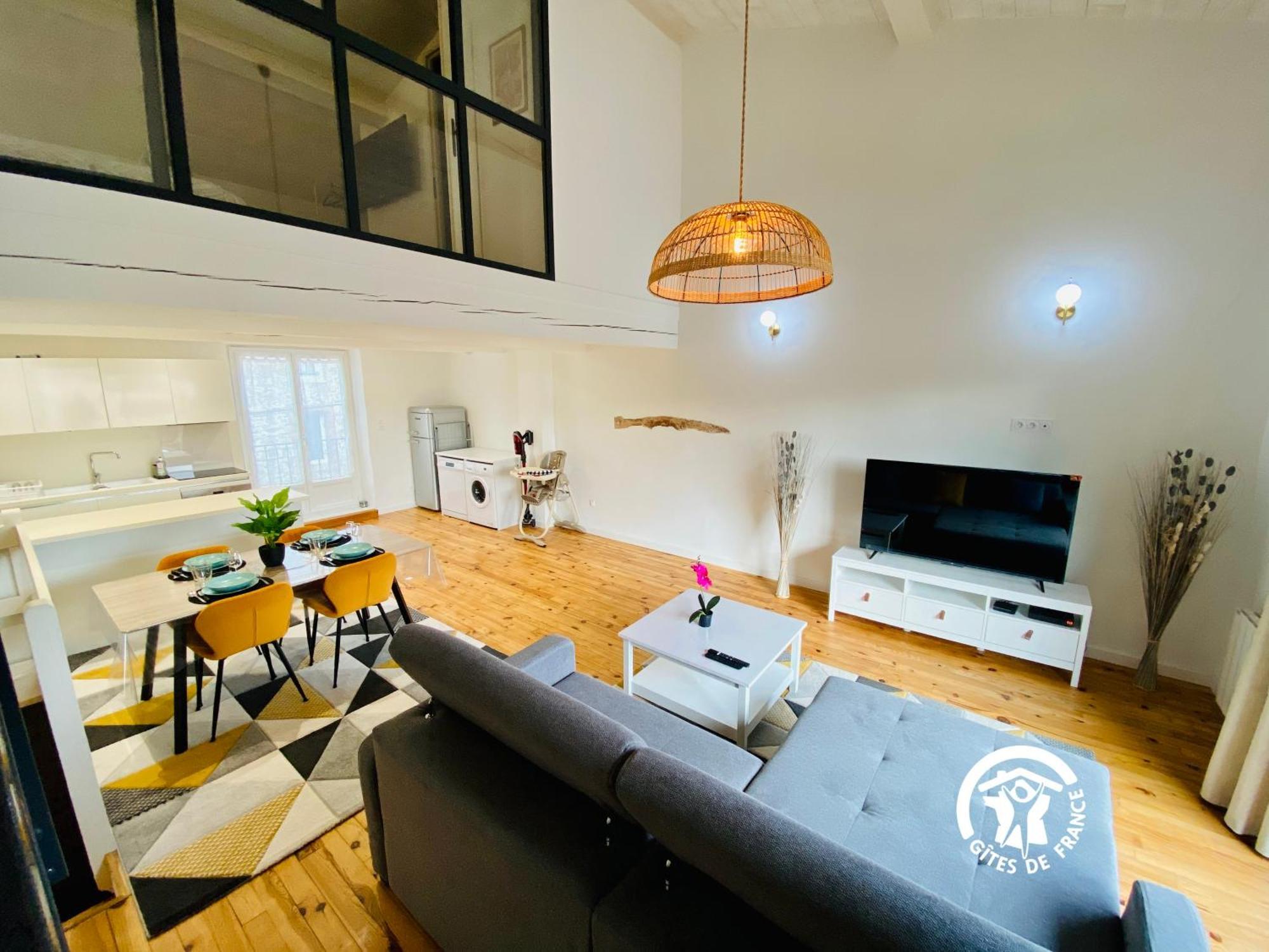 Loft Cocon Climatise - Imprenable Vue Sur Le Chateau Comtal قرقشونه المظهر الخارجي الصورة